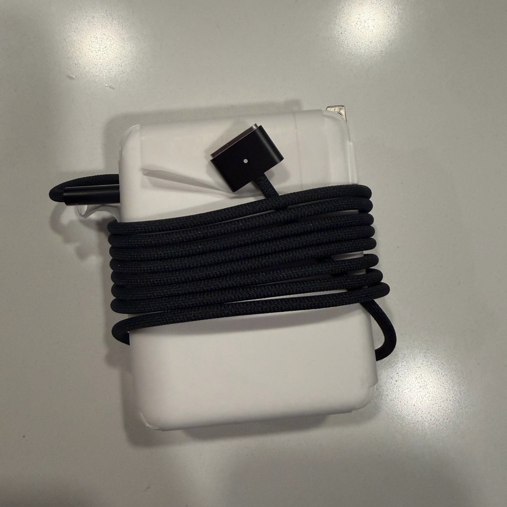 Apple 140W USB-C Power Adapter for MacBook with cable macbook charger